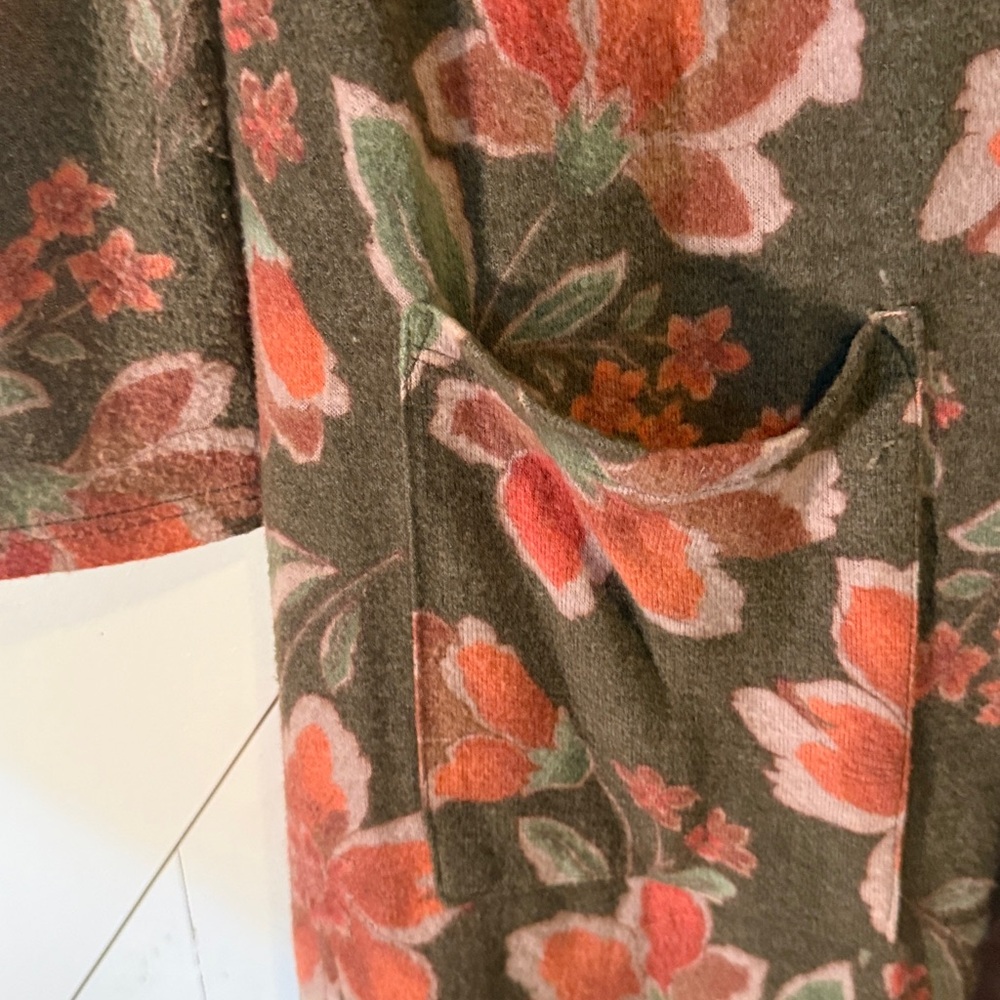 LuLaRoe Floral “Sarah” Duster Super Soft Knit Cardigan - Picture 4 of 7